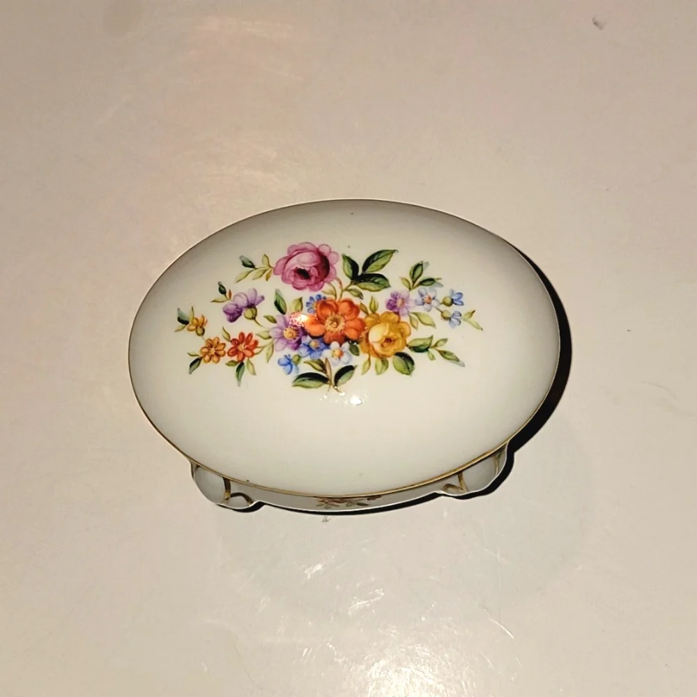 JIMENAU GRAF VON HENNEBERG  PORCELAIN TRINKET DISH WITH LID - Picture 2 of 12